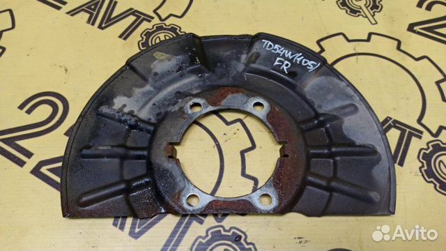 Щиток тормозного механизма передний правый Suzuki