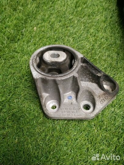 Подушка редуктора Audi A6 C6 4F2 AUK 2009