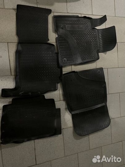 Продам коврики toyota land cruiser 200