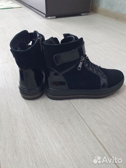 Ботинки женские 36 размер