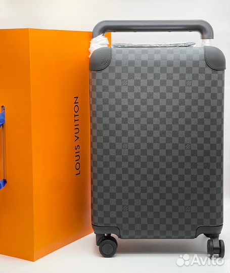 Чемодан на колесах Louis vuitton