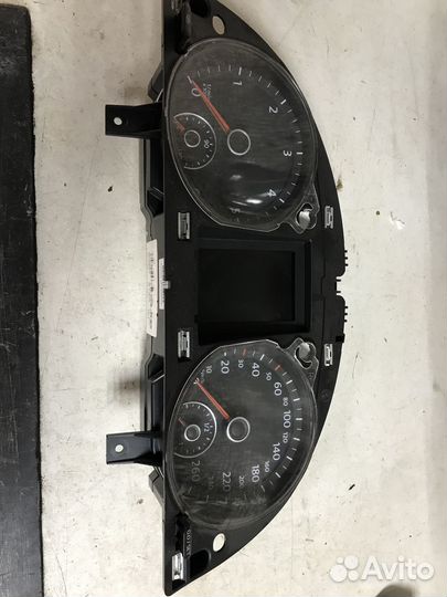 Щиток приборов Volkswagen Passat B6