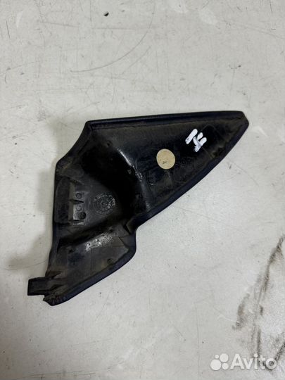 Правый уголок зеркала Mercedes W124