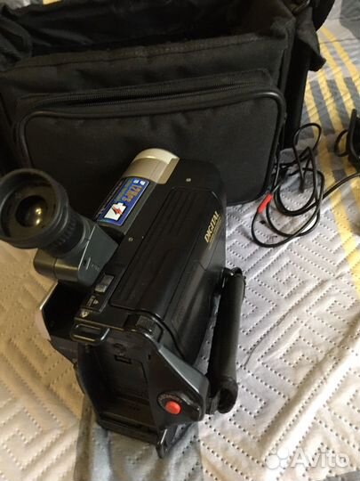 Видеокамера hitachi