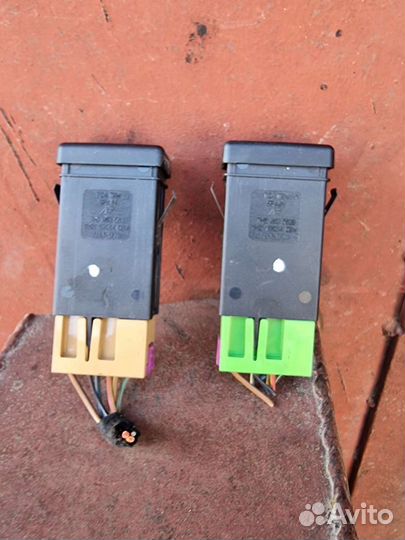 Кнопка обогрева сидений Форд Гелакси 1