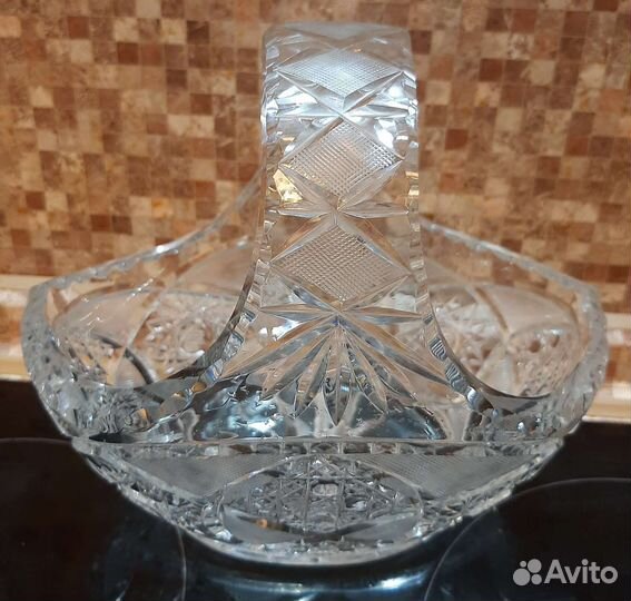 Хрустальная конфетница