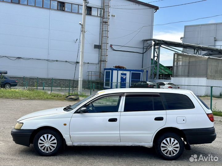 Toyota Caldina 1.5 AT, 2001, 250 000 км