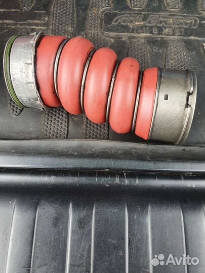 Трубопровод наддувочного воздуха