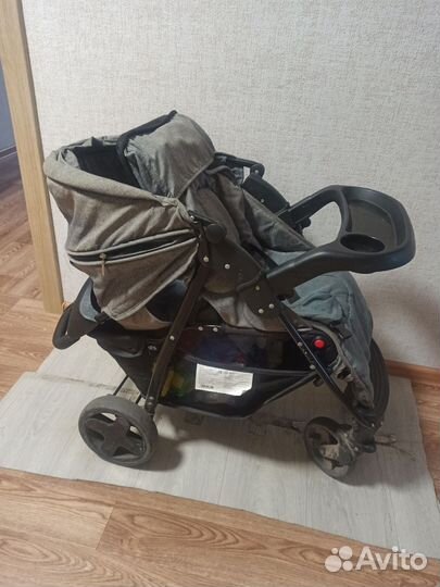 Прогулочная коляска