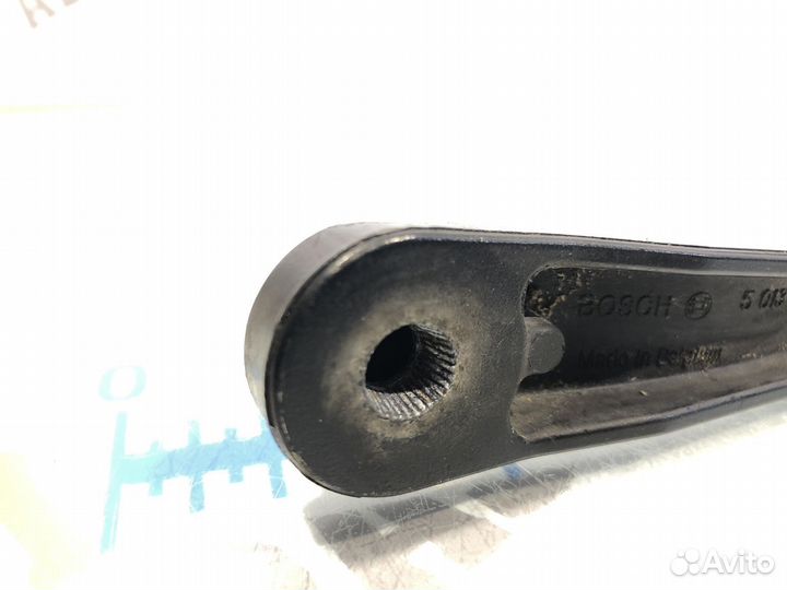 Шкода Фабия Держатель дворника Лев