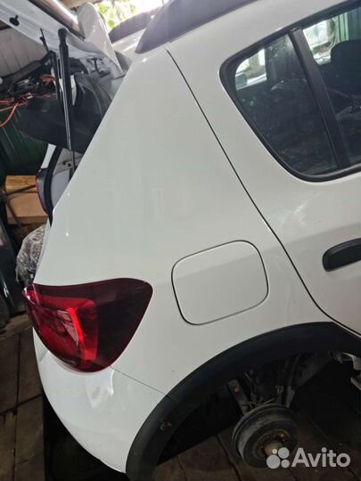 Крыло заднее правое Renault Sandero Stepway 2