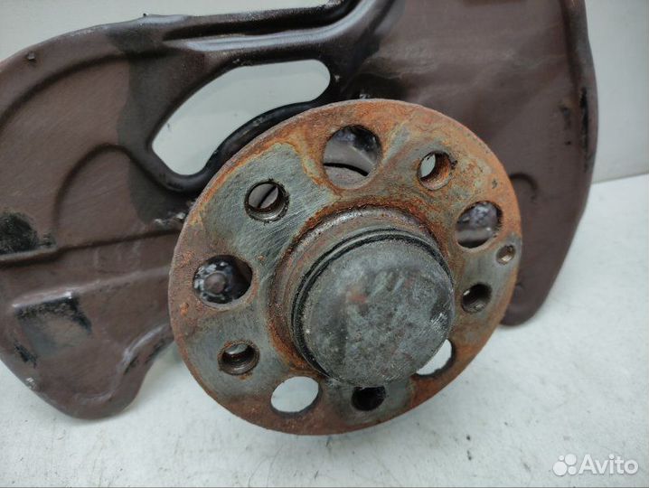 Кулак поворотный передний правый Mercedes Slk R172