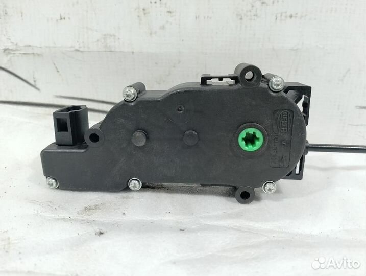 Активатор замка багажника mercedes-benz W166 M-Kla