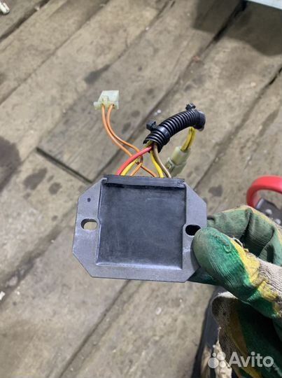 Регулятор напряжения