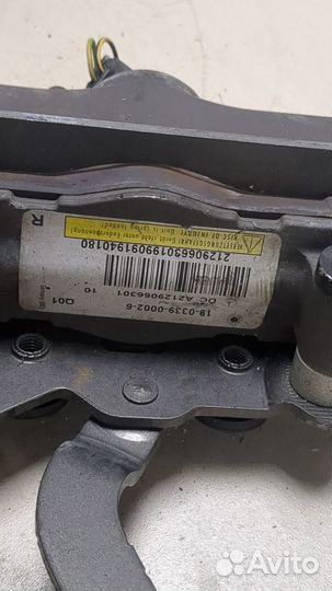 Петля капота Mercedes E W212, 2009