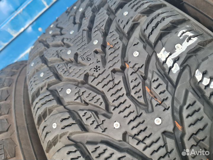 Nokian Tyres Hakkapeliitta 9 SUV 235/65 R17 108T