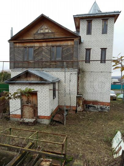 Дом 247,1 м² на участке 21,5 сот.