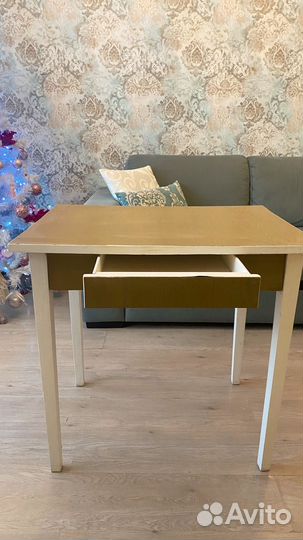 Кухонный стол