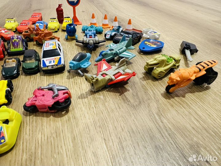 Игрушки киндер и другие, пакетом