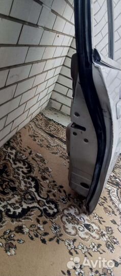 Продам дверь на Mitsubishi lancer cedia