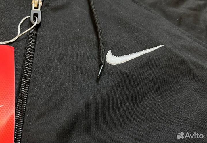 Спортивные костюмы Nike долговечные