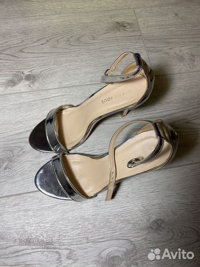 Босоножки женские 37 размер