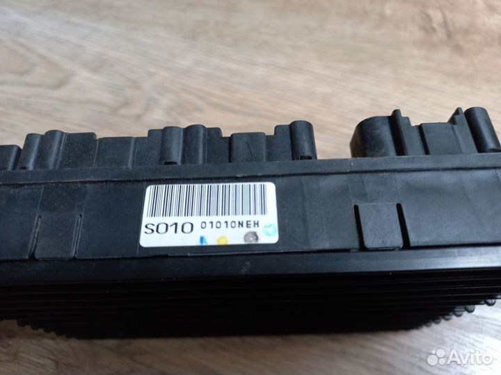 Блок реле и предохранителей Toyota Harrier 2010г.в