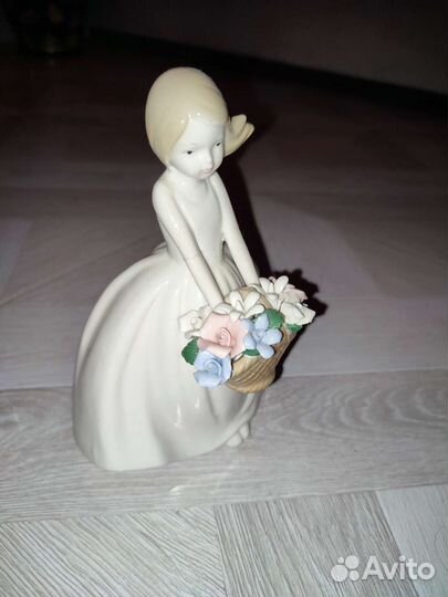 Фарфоровые статуэтки