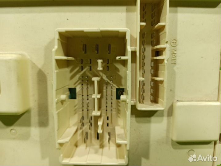 Блок предохранителей Kia Sportage 3 SL G4KD 2013