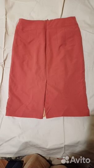 Коралловая юбка по колено