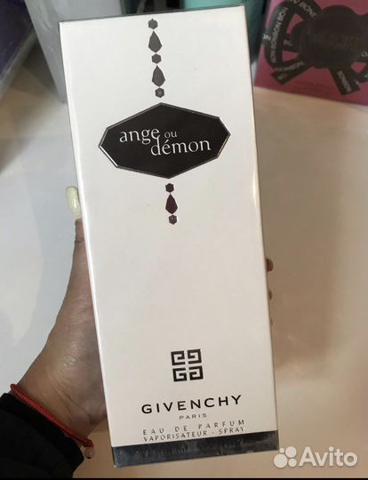 Ангел и демон givenchy