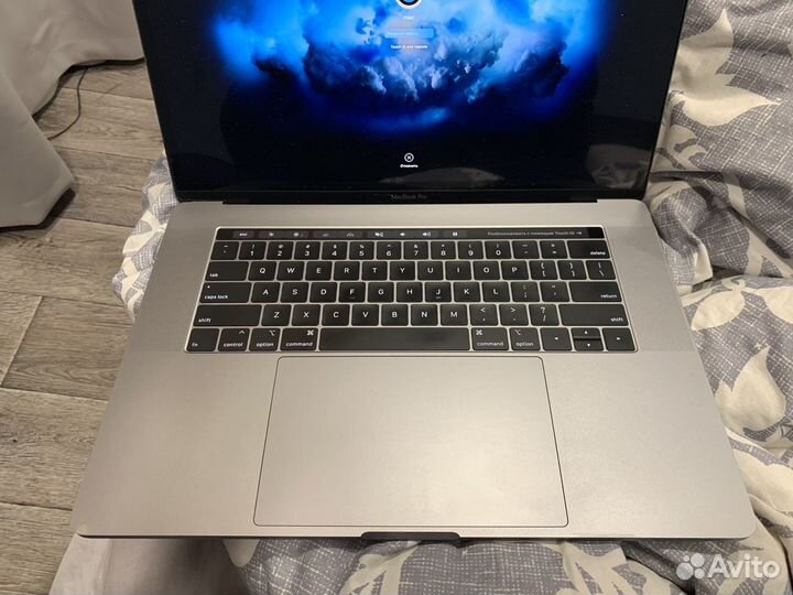 Macbook Pro 15 2019 16/512 6-ядер i7 560X