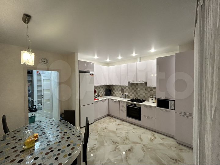 2-к. квартира, 60 м², 1/7 эт.