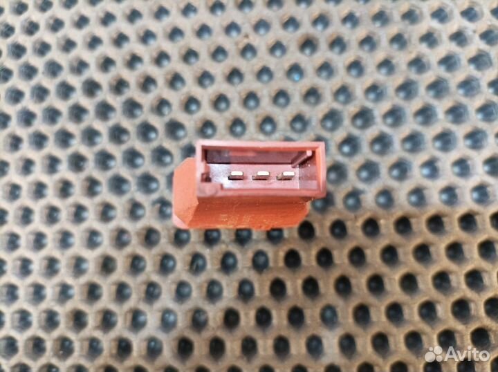 81259070332 Кнопка корректора фар