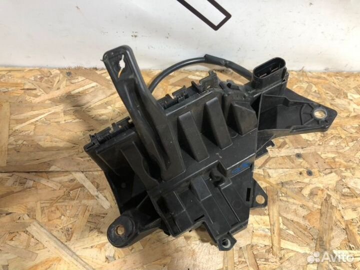 Блок предохранителей передний Mercedes-Benz