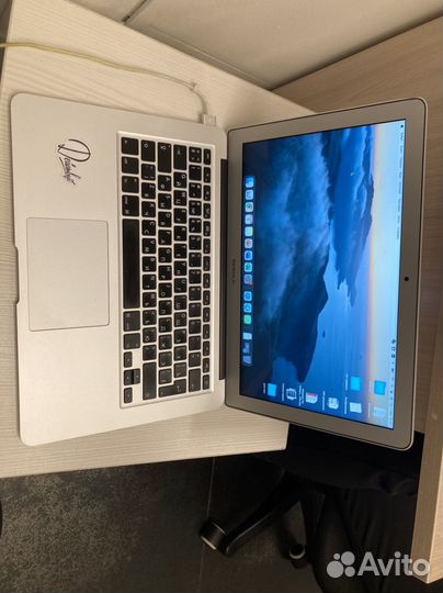 MacBook Air (13-inch, 2017)