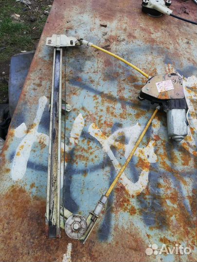 Стеклоподъемник двери Нива Шевроле