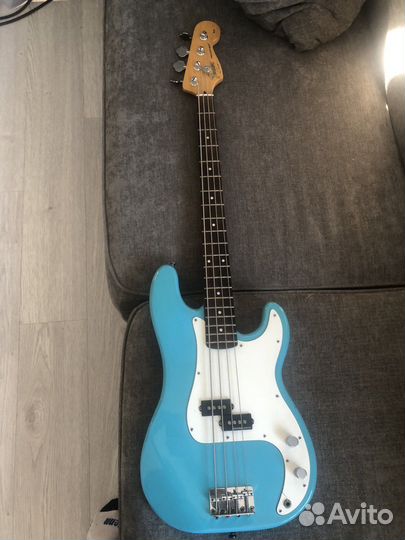 Бас гитара fender precision
