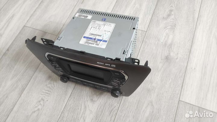 Штатная магнитола на KIA RIO 3 с рамкой