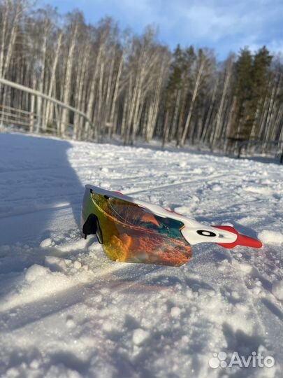 Новые очки Oakley Radar ev Path red