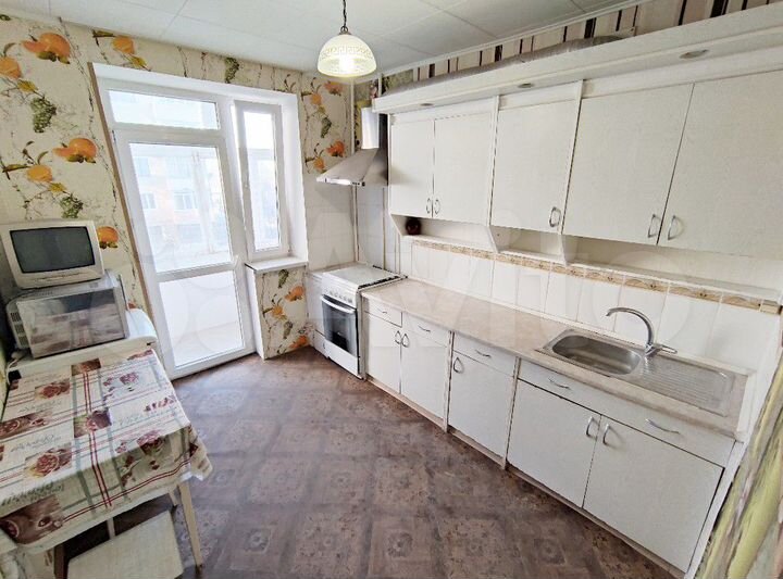 2-к. квартира, 55 м², 4/9 эт.