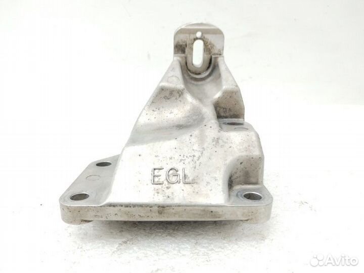 Кронштейн двигателя левый Nissan Fuga Y50 3.5 2005