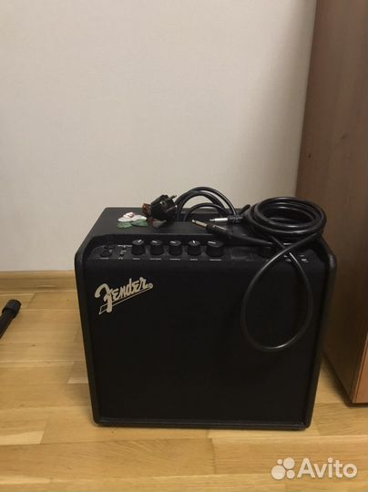 Комбоусилитель fender mustang lt 25