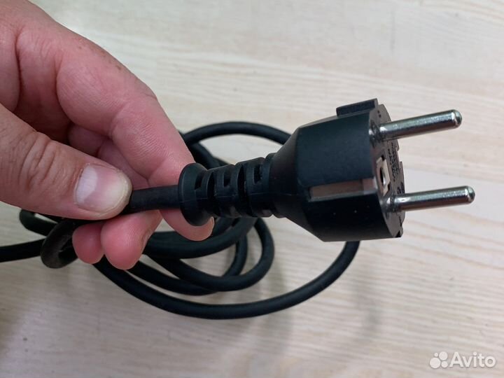 Кабель питания 220В фирмы Volex