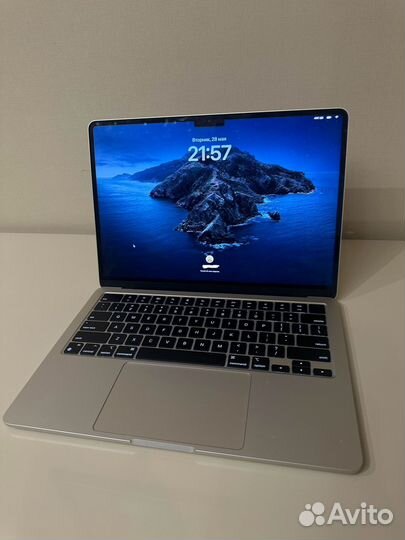 Apple MacBook air 13 2022 m2 RAM 8gb SSD 256gb