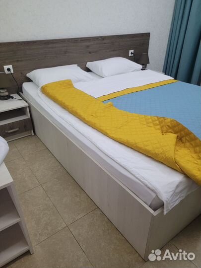 Кровати бу 160*200 с тумбочками