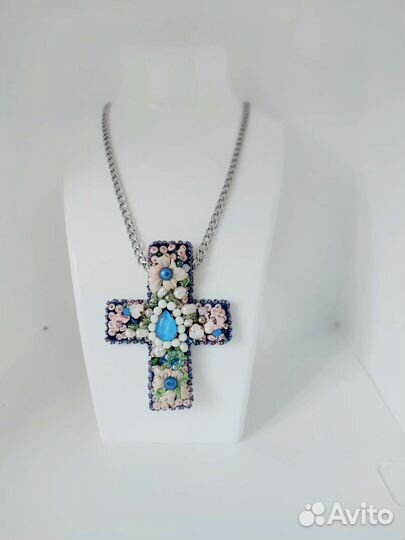 Колье с кулоном