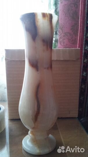Вазы из оникса