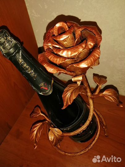 Бутылочница, роза кованная. Ручная работа
