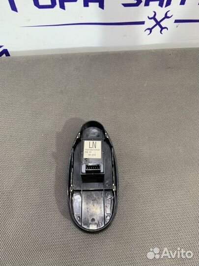 Нопка стеклоподъемника Rover 75 2000 YUD100731PUY